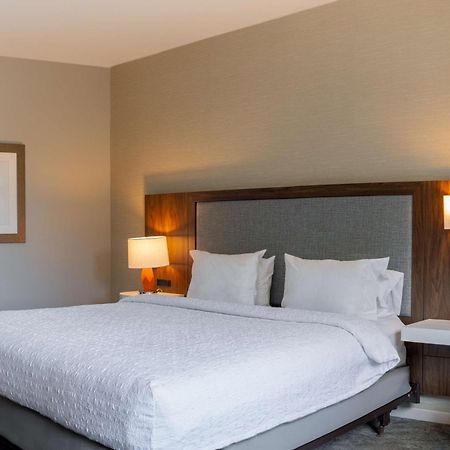 Hampton Inn & Suites Берні Екстер'єр фото