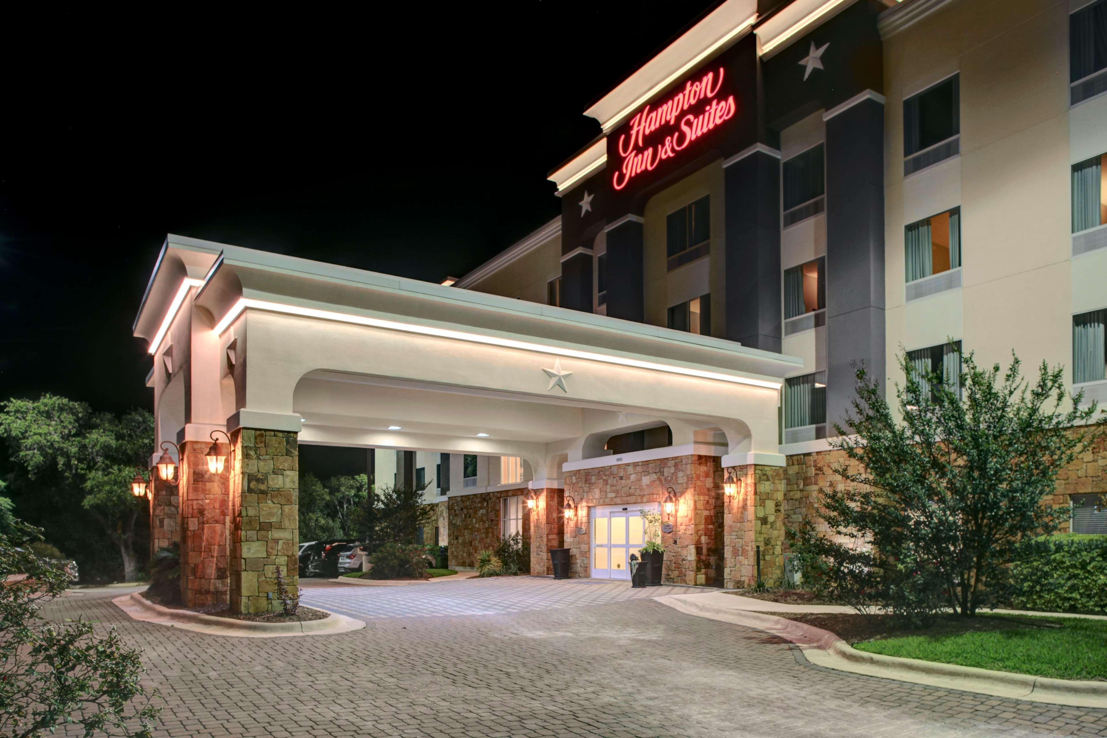 Hampton Inn & Suites Берні Екстер'єр фото