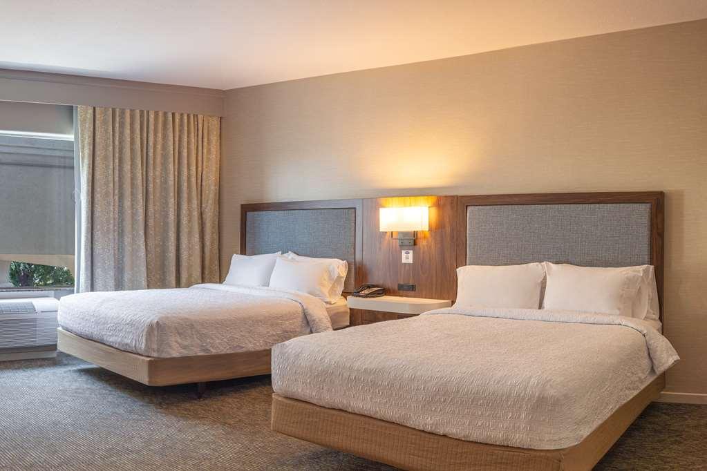 Hampton Inn & Suites Берні Номер фото