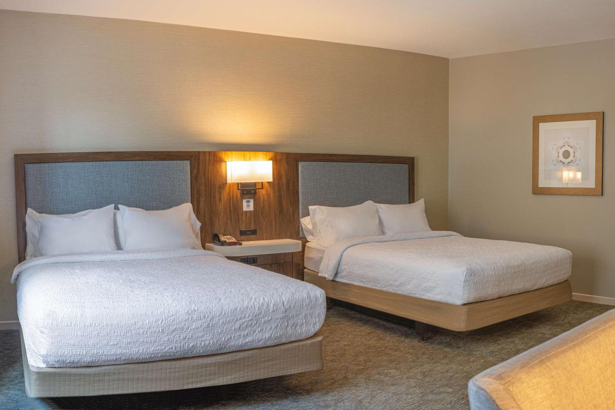 Hampton Inn & Suites Берні Екстер'єр фото