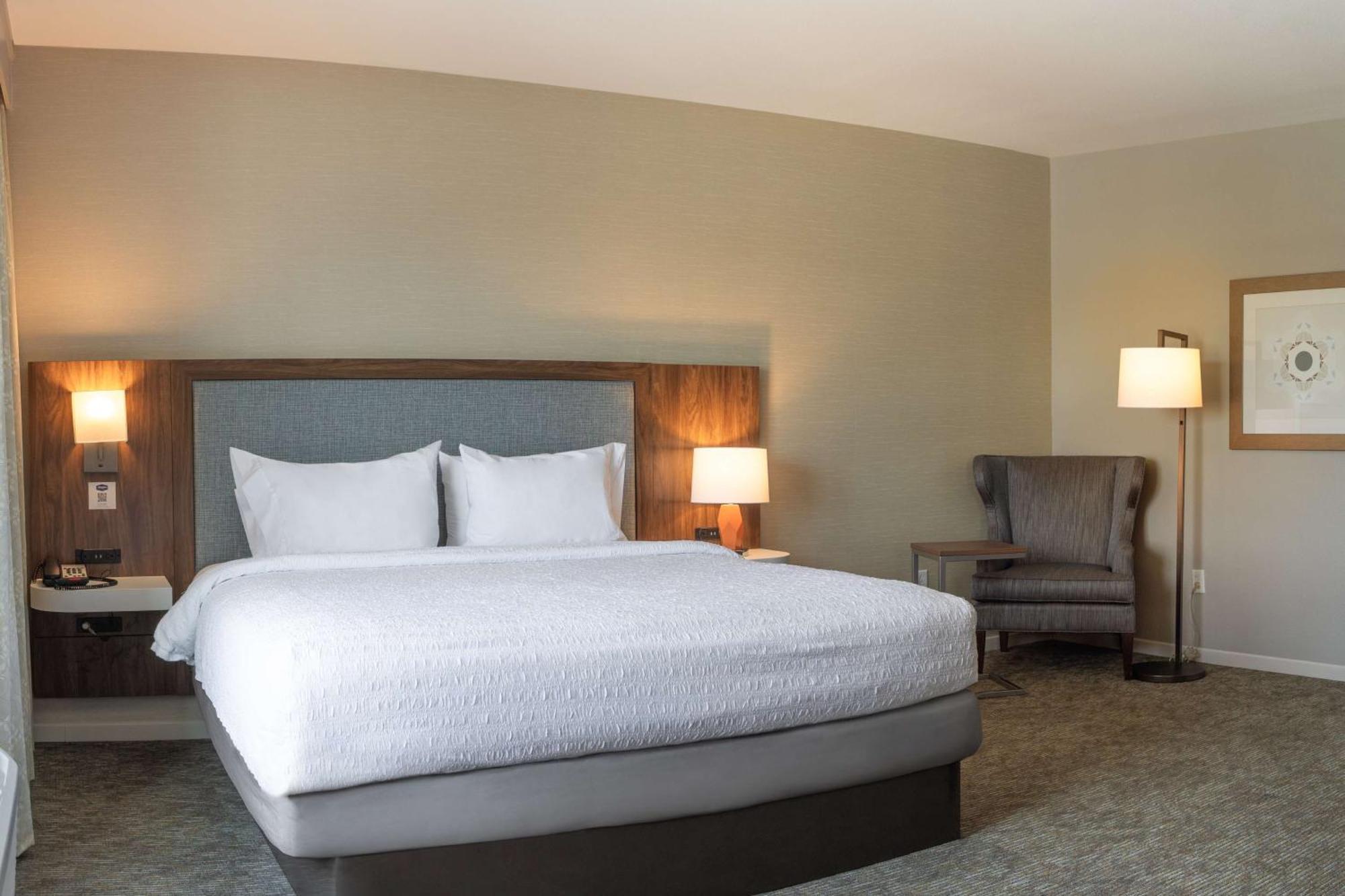Hampton Inn & Suites Берні Екстер'єр фото