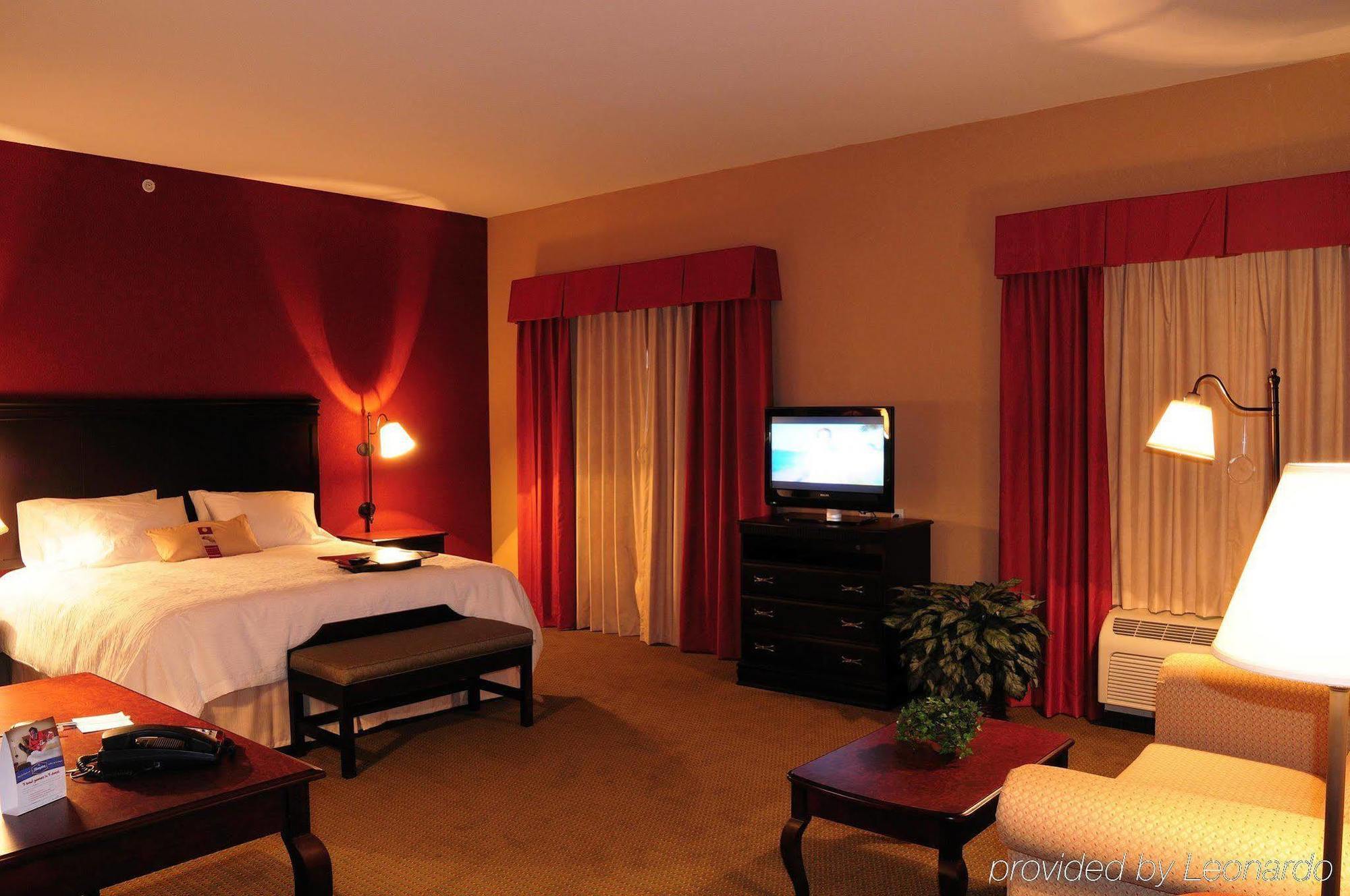 Hampton Inn & Suites Берні Номер фото