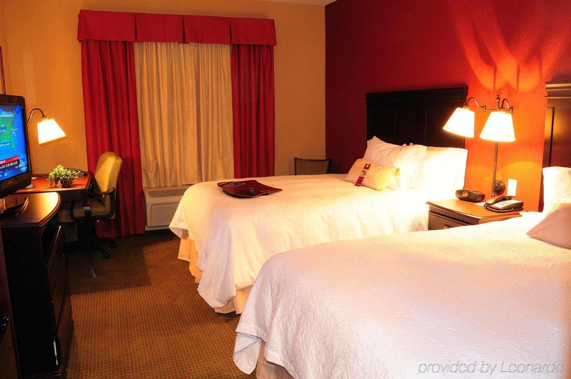 Hampton Inn & Suites Берні Номер фото